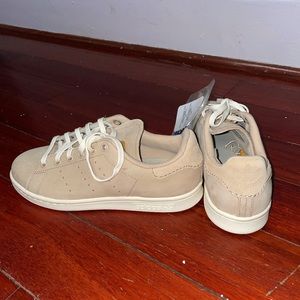 Tan suede Stan Smiths